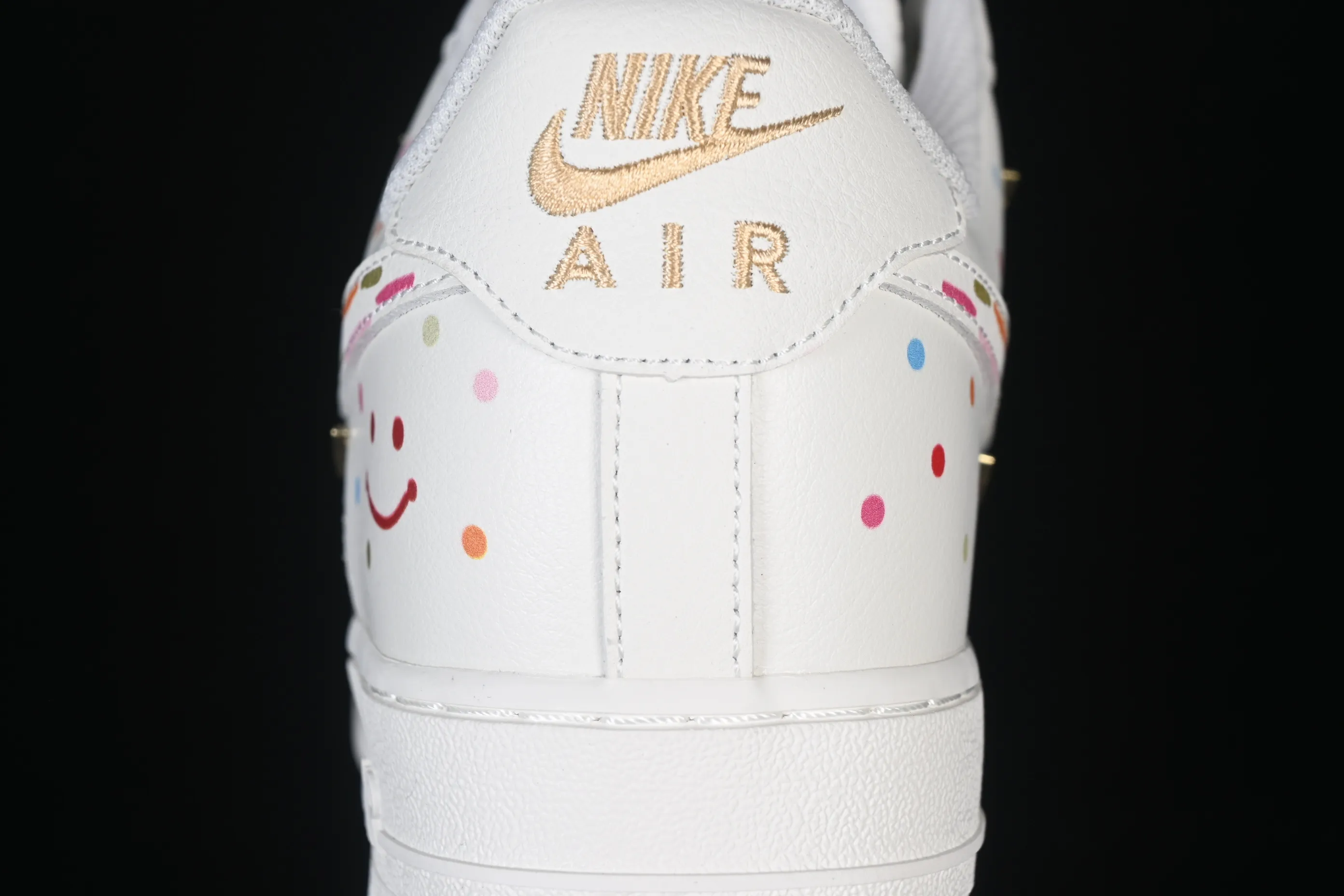 All categories Nk Air Force 1 Air Force series Nk Air Force 1 Low Air Force low top Nike Air Force 1'07 Low Two-dimensional theme Four hook color spray Air Force 1 low-top casual sneakers ZH0316-151